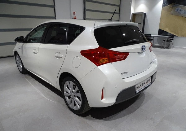 Toyota Auris cena 52900 przebieg: 100000, rok produkcji 2014 z Wałbrzych małe 277